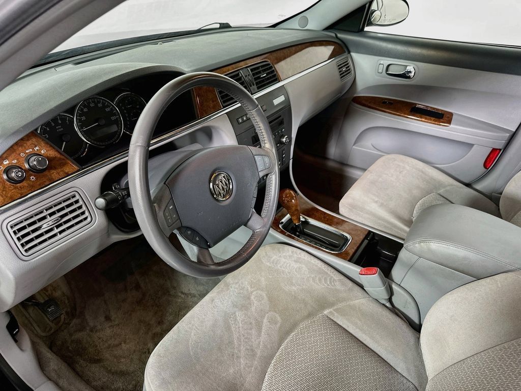 Used 2005 Buick LaCrosse CX w/ Silver Convenience Package FWD image 10
