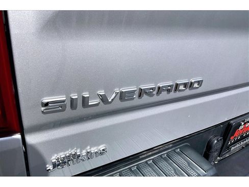 Used 2019 Chevrolet Silverado 1500 LT Trail Boss AWD/4WD image 32
