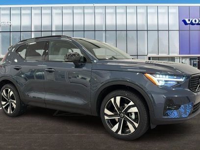 New 2026 Volvo XC40 B5 Plus w/ Climate Package