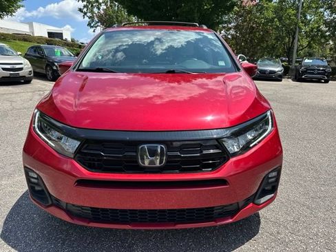 Used 2025 Honda Odyssey Touring image 2