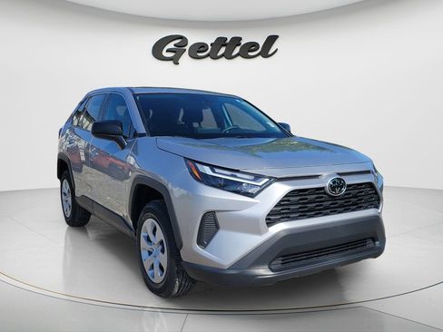 Used 2025 Toyota RAV4 LE AWD/4WD image 3