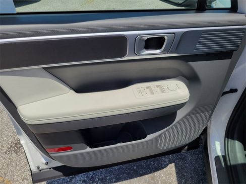 Certified 2025 Hyundai Santa Fe SEL image 7