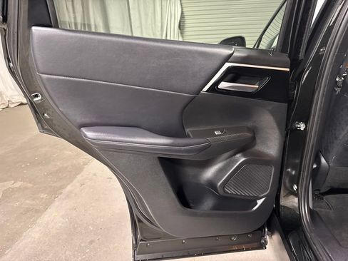 Used 2024 Mitsubishi Outlander SE FWD image 13