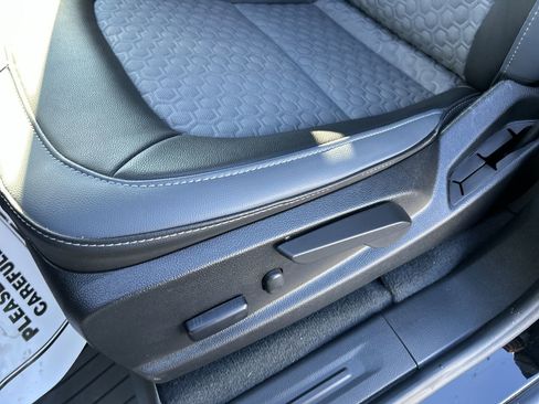 Used 2022 Chevrolet Colorado Z71 w/ Z71 Midnight Edition image 24