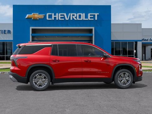New 2026 Chevrolet Traverse LT w/ Driver Confidence Package FWD image 5