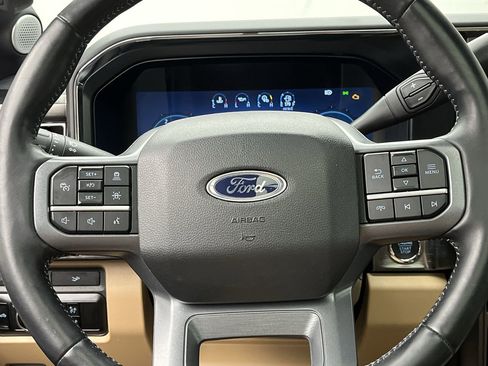 Certified 2024 Ford F250 Lariat w/ Lariat Ultimate Package AWD/4WD image 18