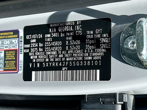Certified 2025 Kia Sorento SX FWD image 32