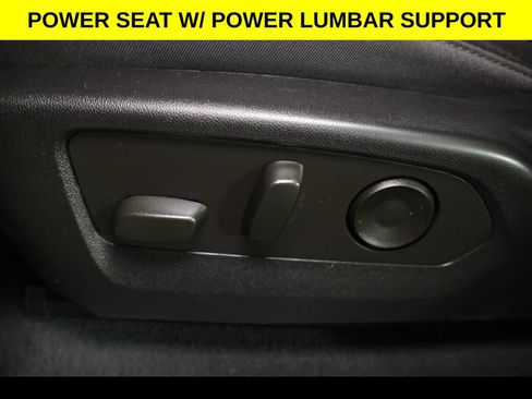 Used 2023 Chevrolet Colorado W/T w/ WT Convenience Package II AWD/4WD image 3