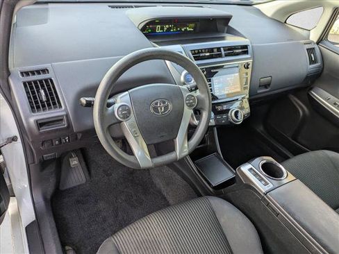 Used 2017 Toyota Prius V Two image 10