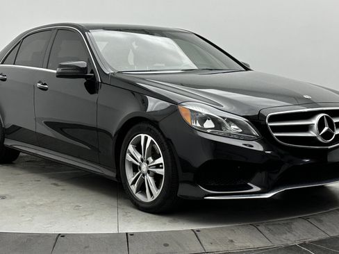 Used 2016 Mercedes-Benz E 350 Sedan w/ Premium Package image 3