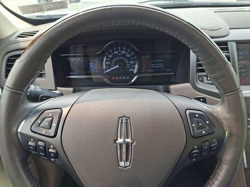 Used 2014 Lincoln MKS FWD image 19