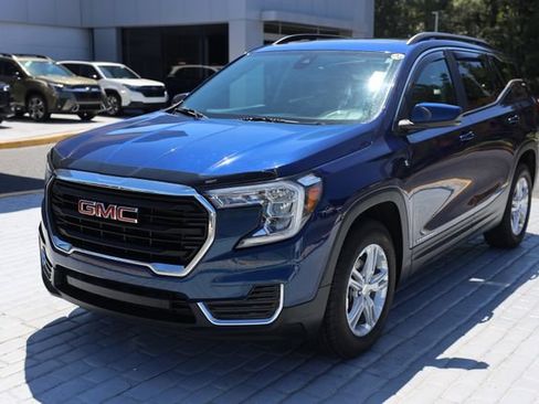 Used 2022 GMC Terrain SLE w/ Driver Convenience Package AWD/4WD image 1