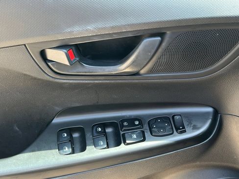 Used 2023 Hyundai Kona SEL FWD image 23