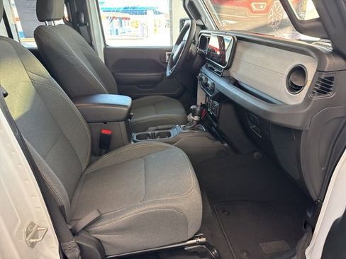 Used 2024 Jeep Wrangler Sport S image 10