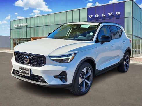 New 2026 Volvo XC40 B5 Plus w/ Protection Package Premier image 25