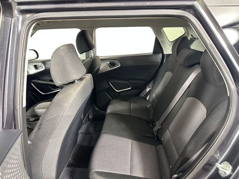Used 2022 Kia Soul LX w/ Technology Package FWD image 17