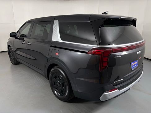 New 2026 Kia Carnival image 6