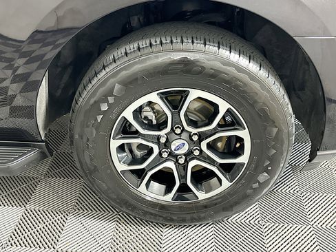 Used 2024 Ford Expedition Max XLT image 11