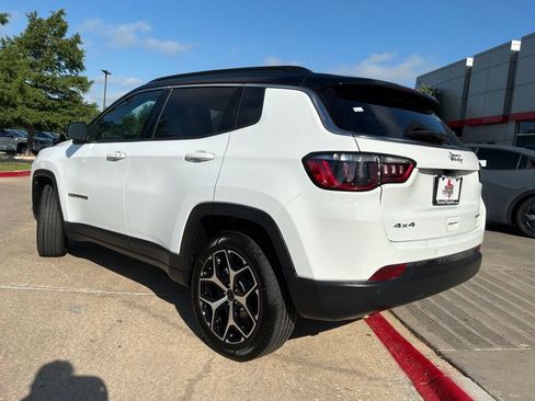 Used 2025 Jeep Compass Limited AWD/4WD image 8