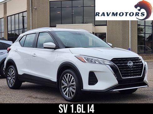 Used 2024 Nissan Kicks SV FWD image 1