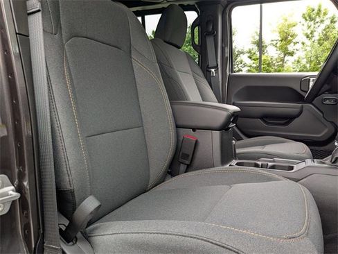 New 2025 Jeep Gladiator Sport image 34