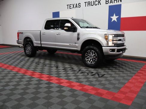 Used 2018 Ford F250 Lariat w/ Lariat Value Package AWD/4WD image 15