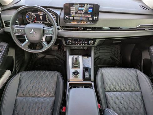 Used 2023 Mitsubishi Outlander SEL image 15