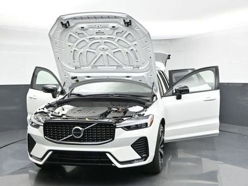 Used 2025 Volvo XC60 B5 Ultra w/ Protection Package Premier AWD/4WD image 31