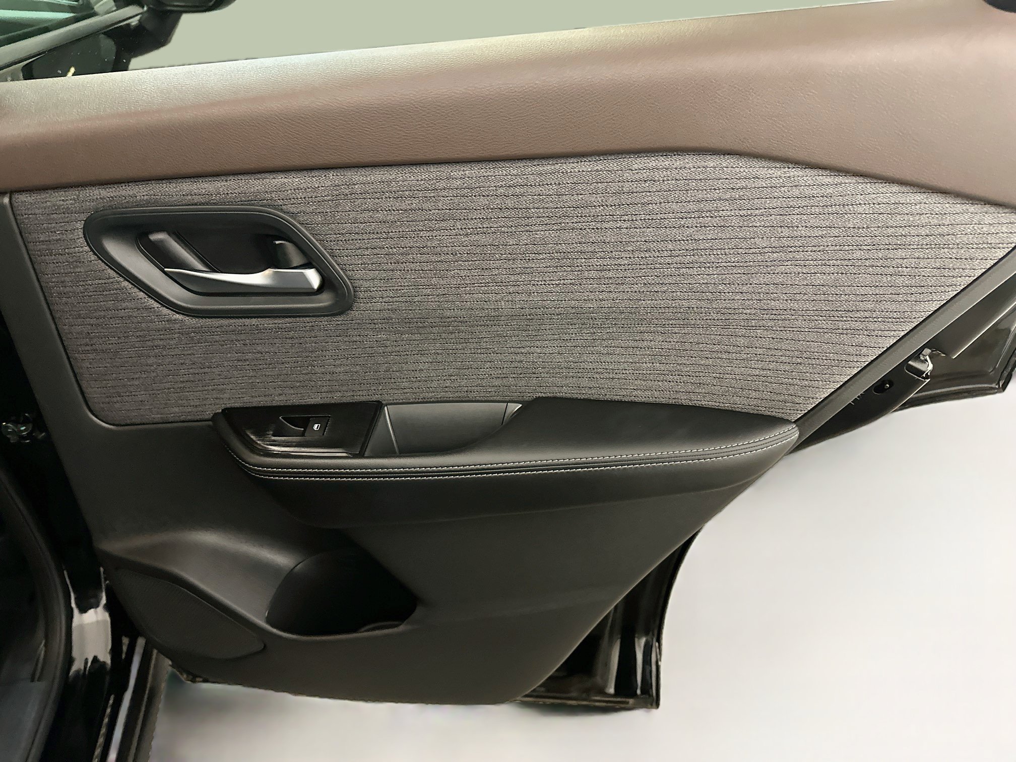 Used 2023 Nissan Rogue SV AWD/4WD image 30