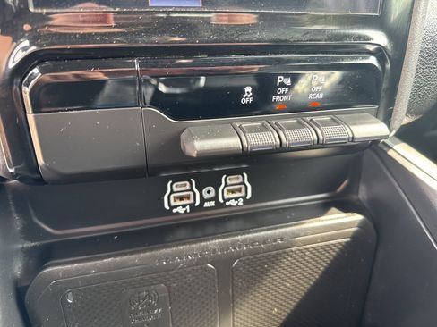 Used 2025 RAM 1500 Big Horn AWD/4WD image 23