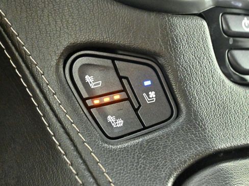 Used 2019 Chevrolet Tahoe Premier w/ Premier Plus Edition AWD/4WD image 22