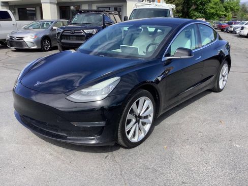 Used 2019 Tesla Model 3 Standard Range Plus RWD image 2