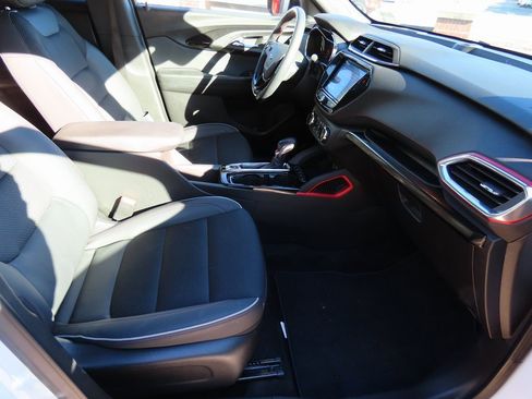 Used 2023 Chevrolet TrailBlazer RS w/ Convenience Package image 12