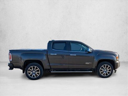 Used 2019 GMC Canyon Denali image 4