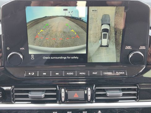 New 2025 Nissan Pathfinder SL image 18