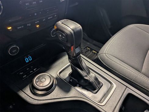 Used 2019 Ford Ranger XLT w/ FX4 Off-Road Package image 12