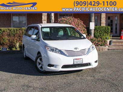 Used 2016 Toyota Sienna LE
