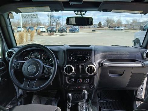 Used 2018 Jeep Wrangler Sahara w/ Connectivity Group image 26
