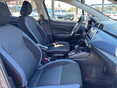 Used 2025 Nissan Versa SV FWD image 34