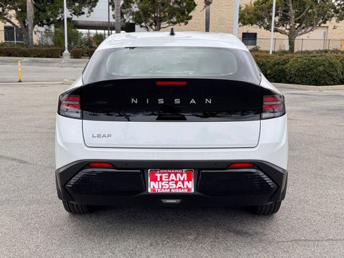New 2026 Nissan Leaf SV+ w/ Illuminated Package FWD image 6
