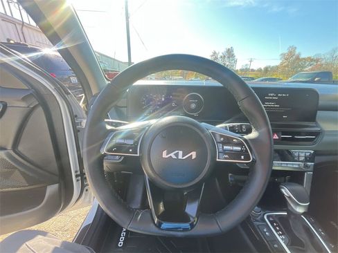 Used 2024 Kia Seltos SX w/ SX Sunroof Package image 14