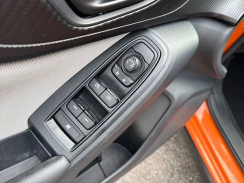 Used 2019 Subaru Crosstrek 2.0i w/ Eyesight System image 11