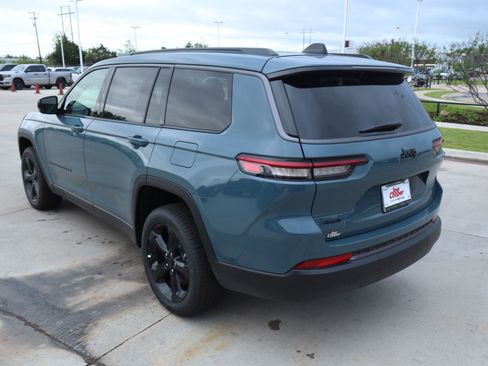 New 2026 Jeep Grand Cherokee L Limited w/ Limited Altitude Package AWD/4WD image 25