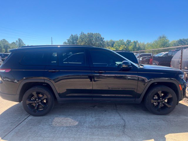 Used 2023 Jeep Grand Cherokee L Laredo AWD/4WD image 2