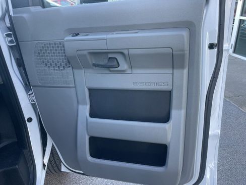 Used 2023 Ford E-350 and Econoline 350 Super Duty w/ Power Windows & Locks Group image 24