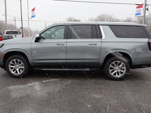 New 2026 Chevrolet Suburban Premier image 29