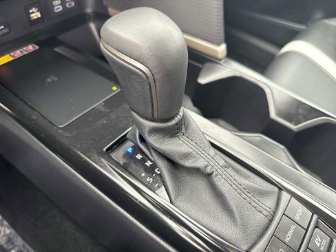 Used 2026 Toyota Camry SE image 22