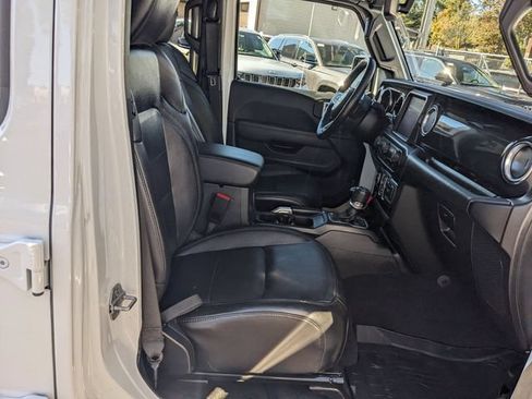 Used 2021 Jeep Wrangler Unlimited Sahara AWD/4WD image 28
