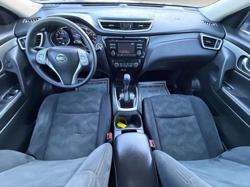 Used 2016 Nissan Rogue SV image 10