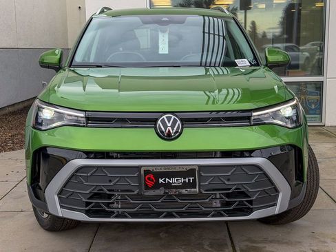 New 2026 Volkswagen Taos SE AWD/4WD image 4